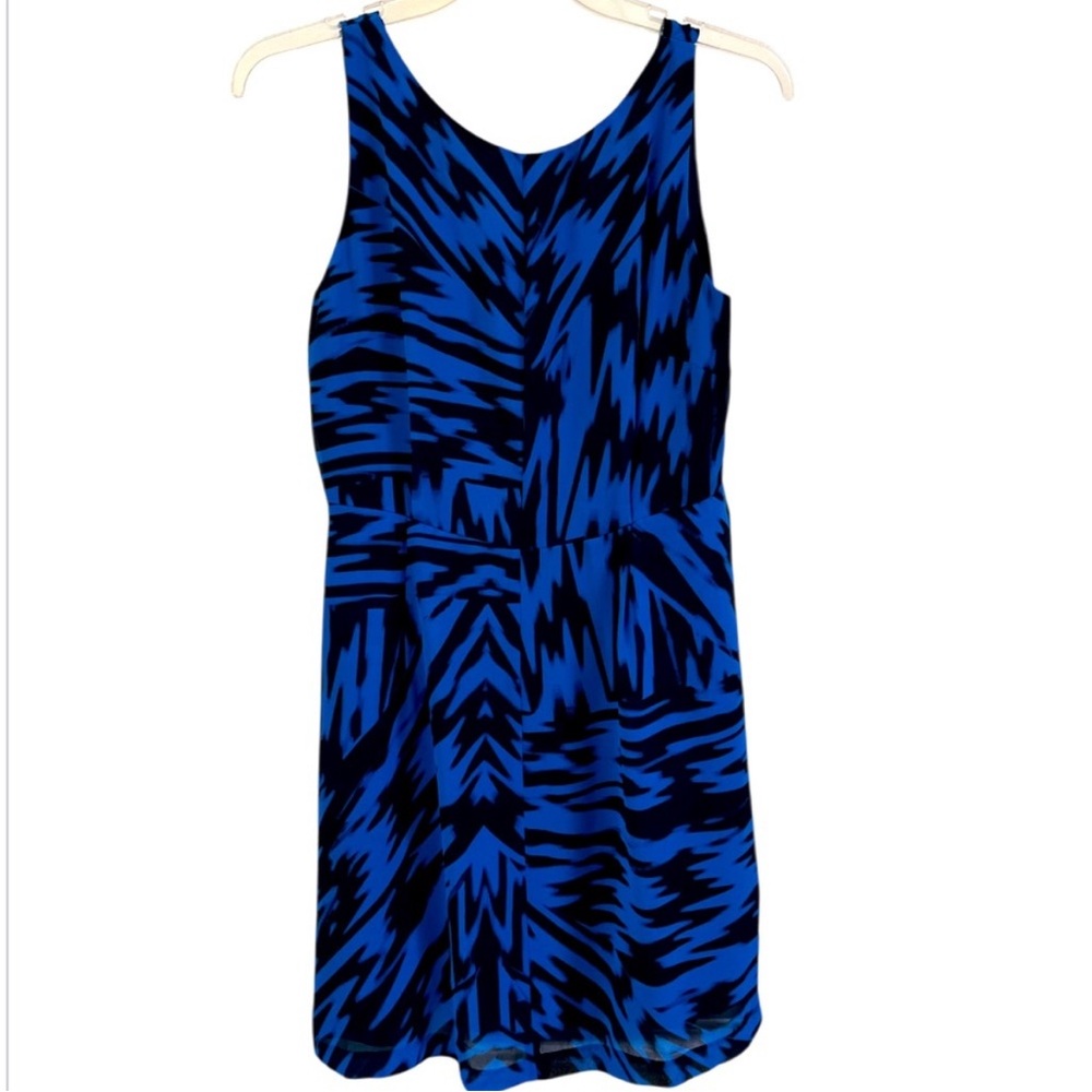 BB Dakota Blue and Black Abstract Print 
Dress 6 - Picture 4 of 9
